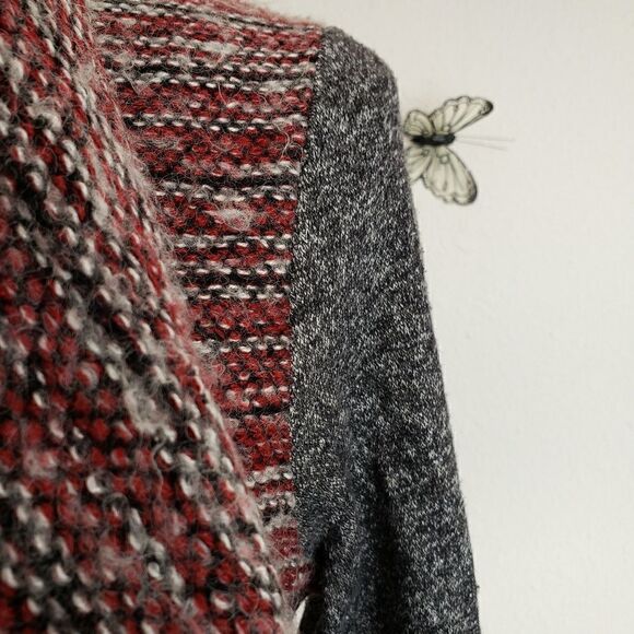 Lucky lotus sweater wrap with contrasting sleeve - Picture 8 of 8